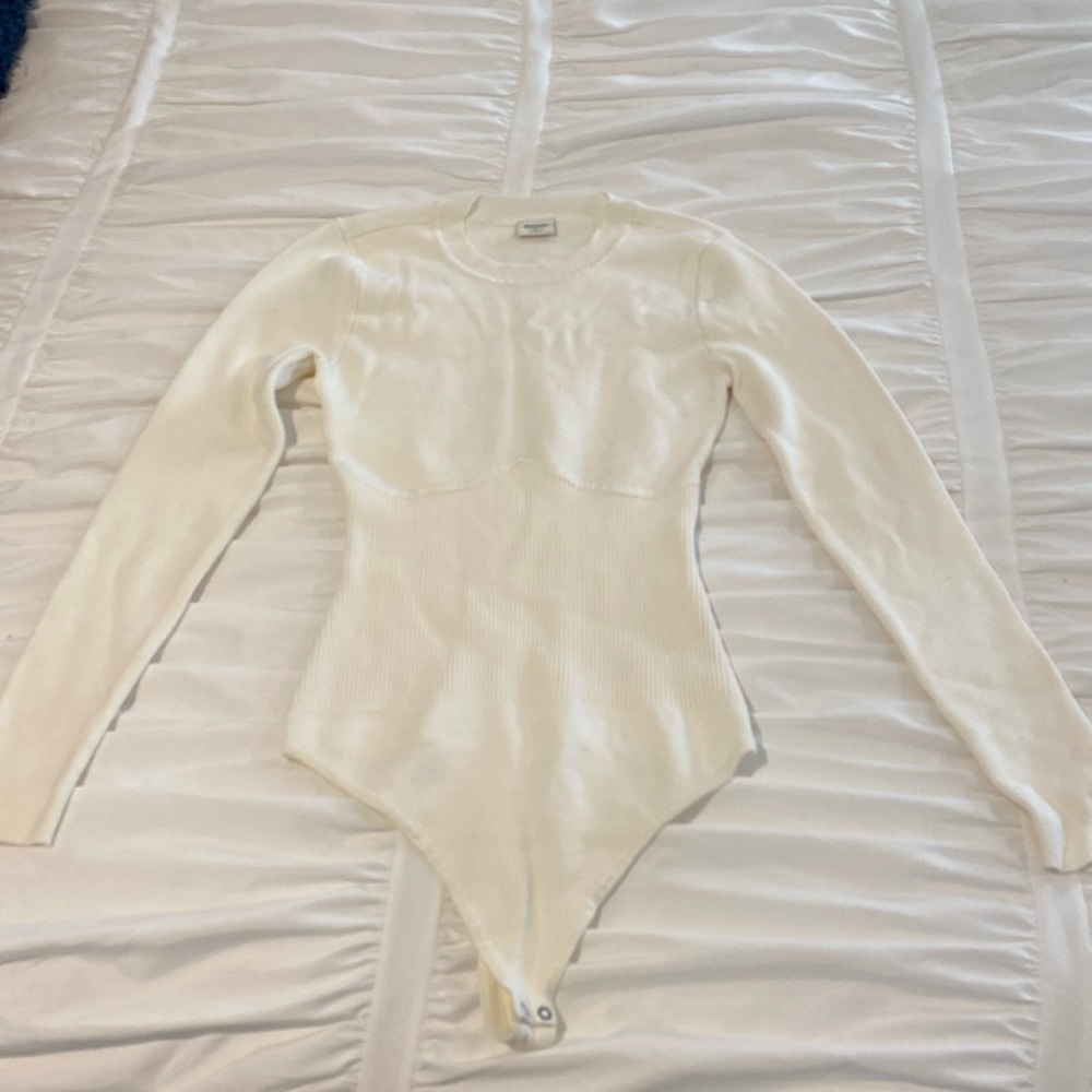 WORN ONCE Abercrombie cream sweater bodysuit